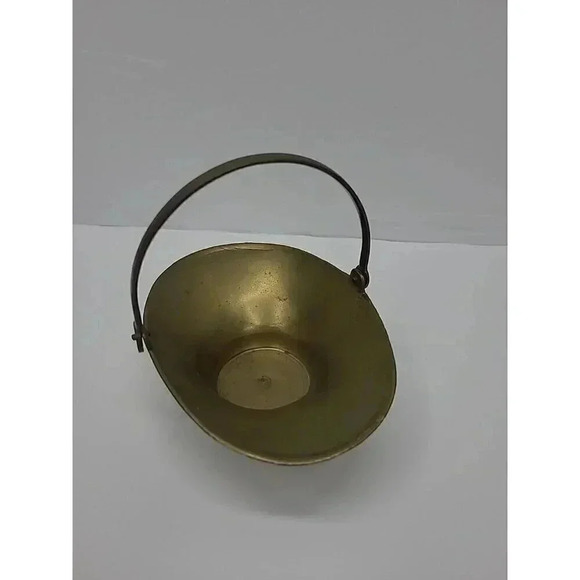Vintage Brass Basket with Moving Handle Made in India Self Sitter Trinket - Picture 2 of 6